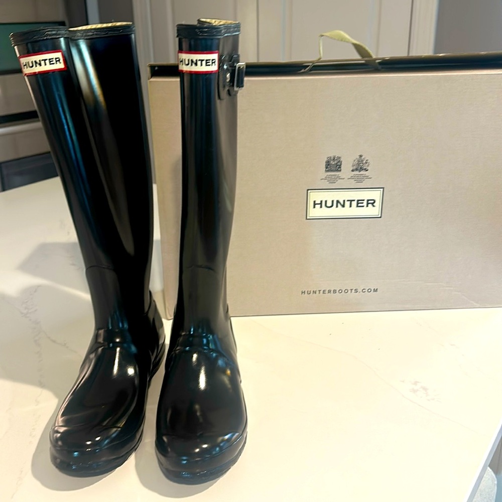 Hunter Black Gloss Tall Rain Boots - Women’s Size 7